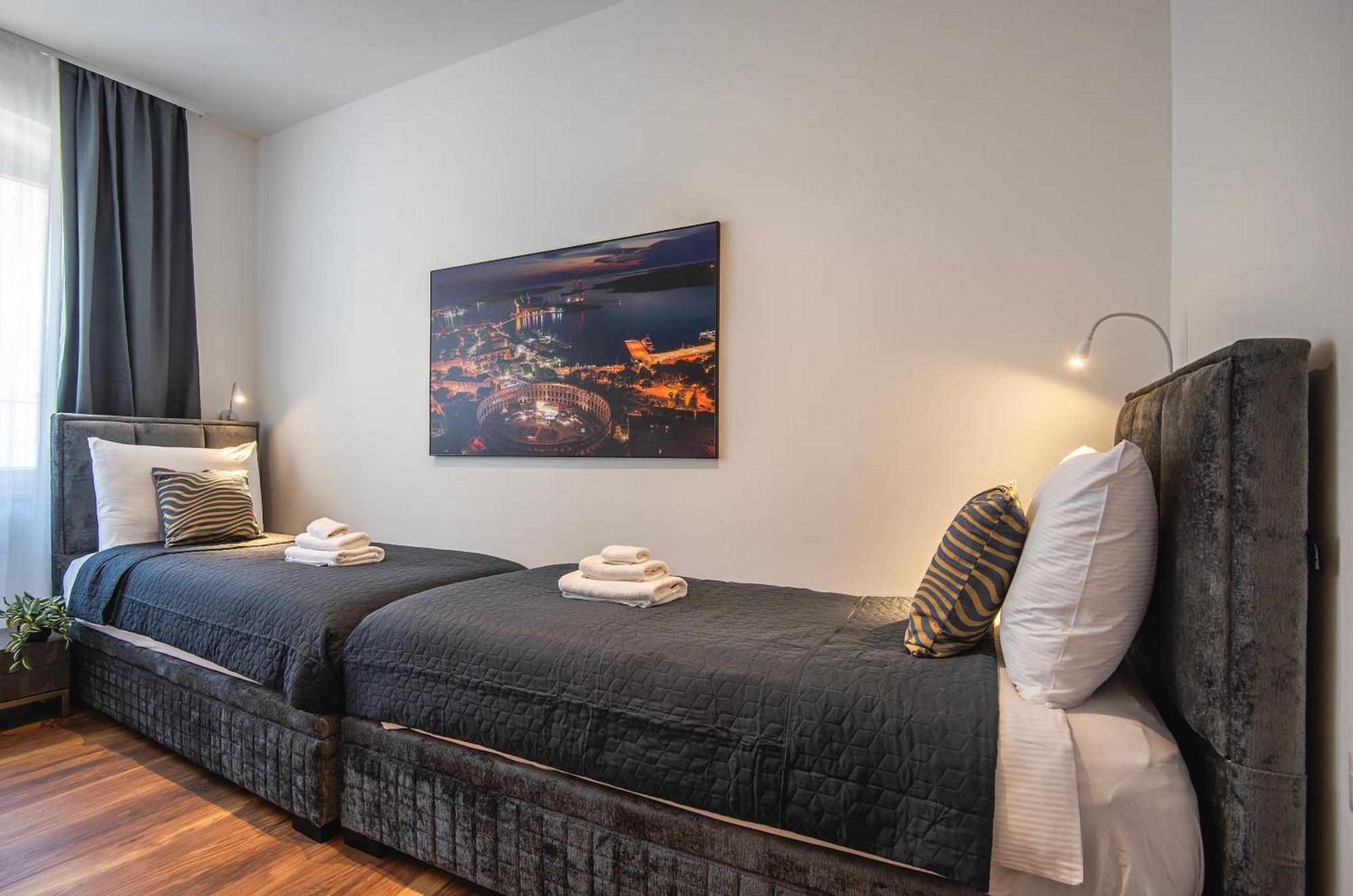 D&A Central Luxury Apartments With Free Parking Pula Eksteriør billede